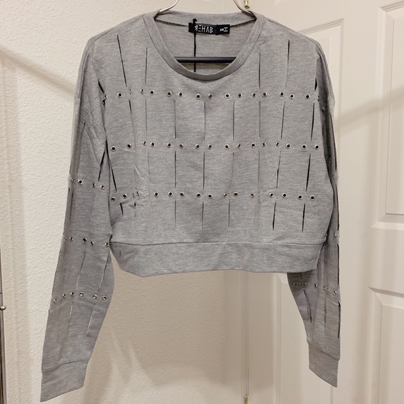 Slit Detail, Cropped Sweater - Picture 5 of 6